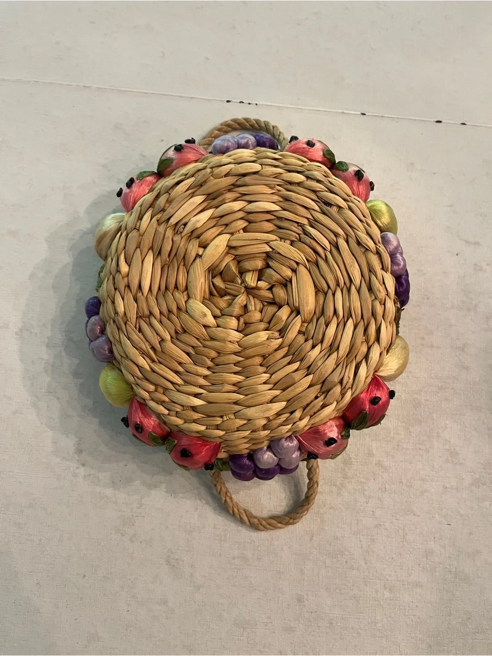 Vintage woven seagrass and raffia 2D fruit basket with lining. So cute!